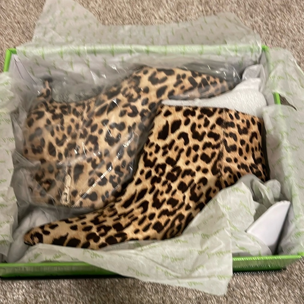 NIB Sam Edelman booties